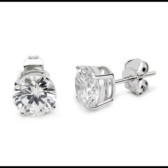 White Gold Plated Round Casting Studs Earring - Picture 1 of 5